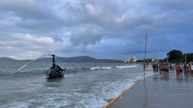 Photo of Un helicóptero cayó al agua: los heridos serían argentinos