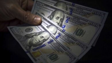 Photo of El dólar blue subió $45 en una semana, cerró a $338 y los analistas proyectan una tendencia alcista