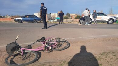 Photo of Una ciclista fue trasladada tras ser embestida por una camioneta