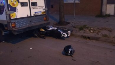 Photo of Motociclista terminó debajo de un camión tras un choque