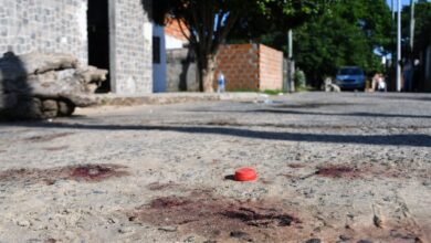 Photo of Ataque narco en Rosario: un hombre fue acribillado mientras tomaba mate en la vereda