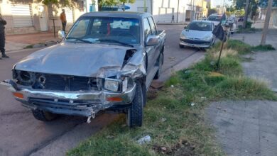 Photo of Borracho en camioneta chocó un auto y una casa