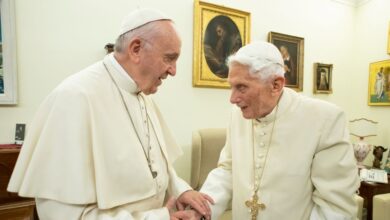 Photo of El mensaje de Francisco por la muerte de Benedicto XVI