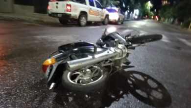 Photo of Motociclista herido tras chocar contra un taxi en el centro
