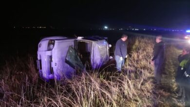 Photo of ¡Un peligro!: Totalmente borracho volcó en la Ruta 51